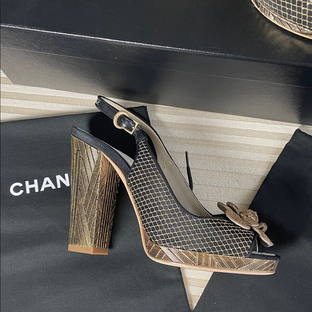 CHANEL Camellia Gold Flower Black 35 / 5 B  slingback heels - Picture 6 of 17